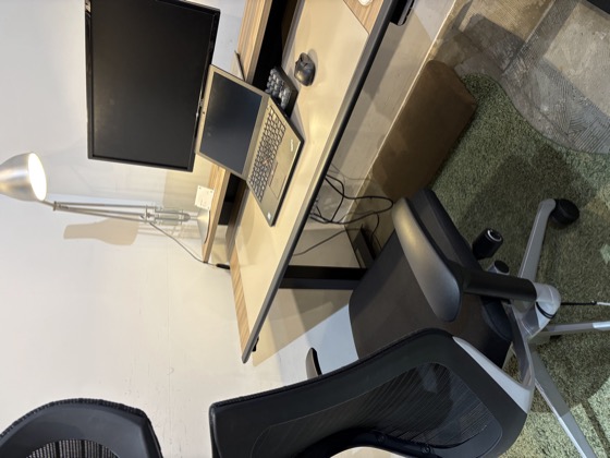 デスクトップを模擬した試座環境